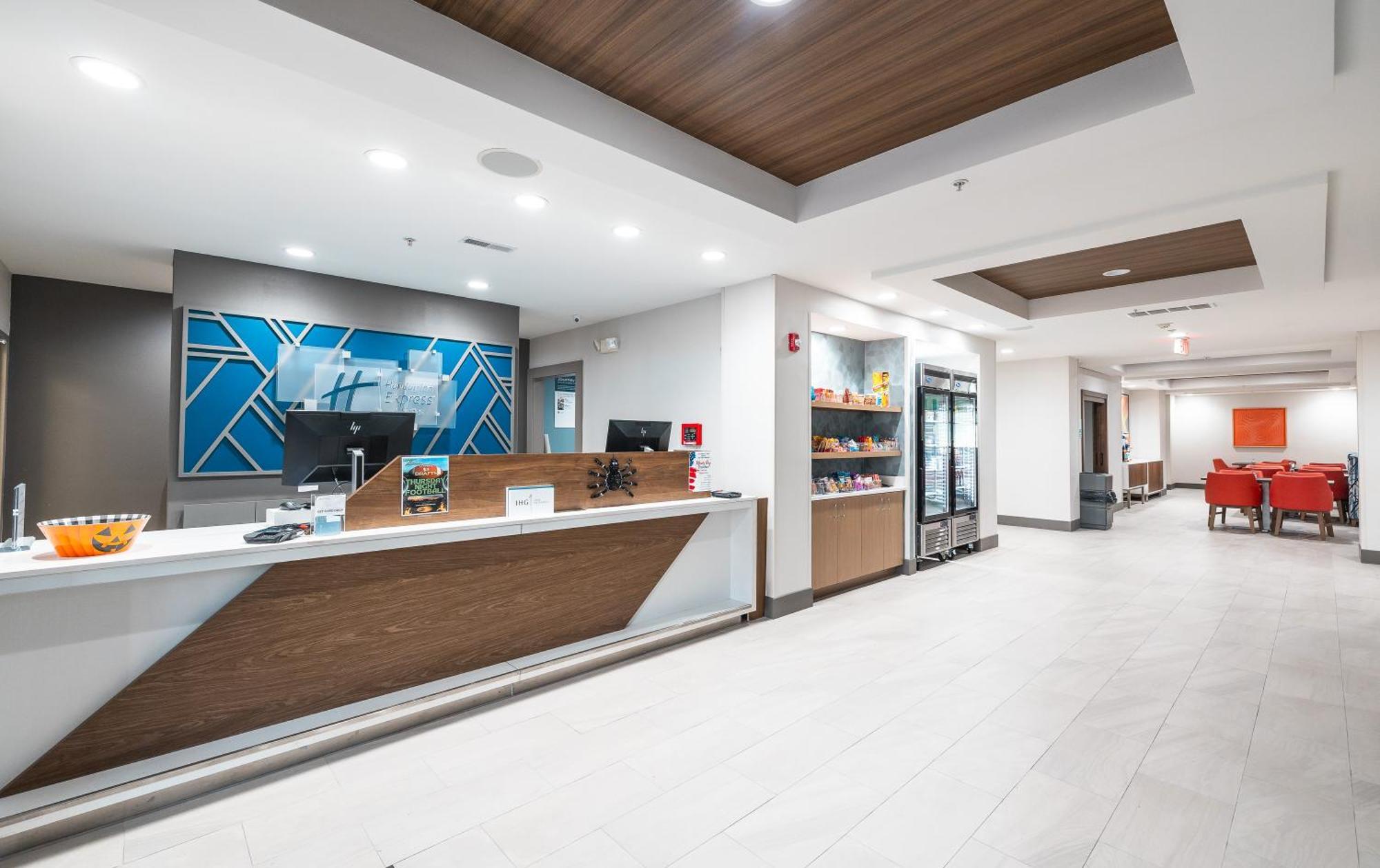 Holiday Inn Express Hotel And Suites Saint Robert By Ihg Exterior foto